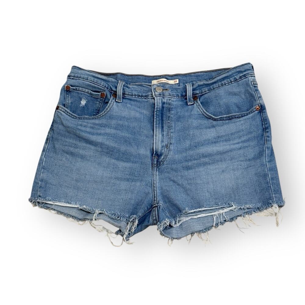 Levi's High Rise Shorts 33 Cut-Off Light Wash Blue Denim Relaxed 2.5” Inseam